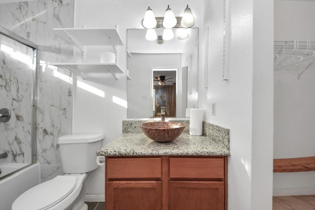 Photo of Bathroom in Clodine