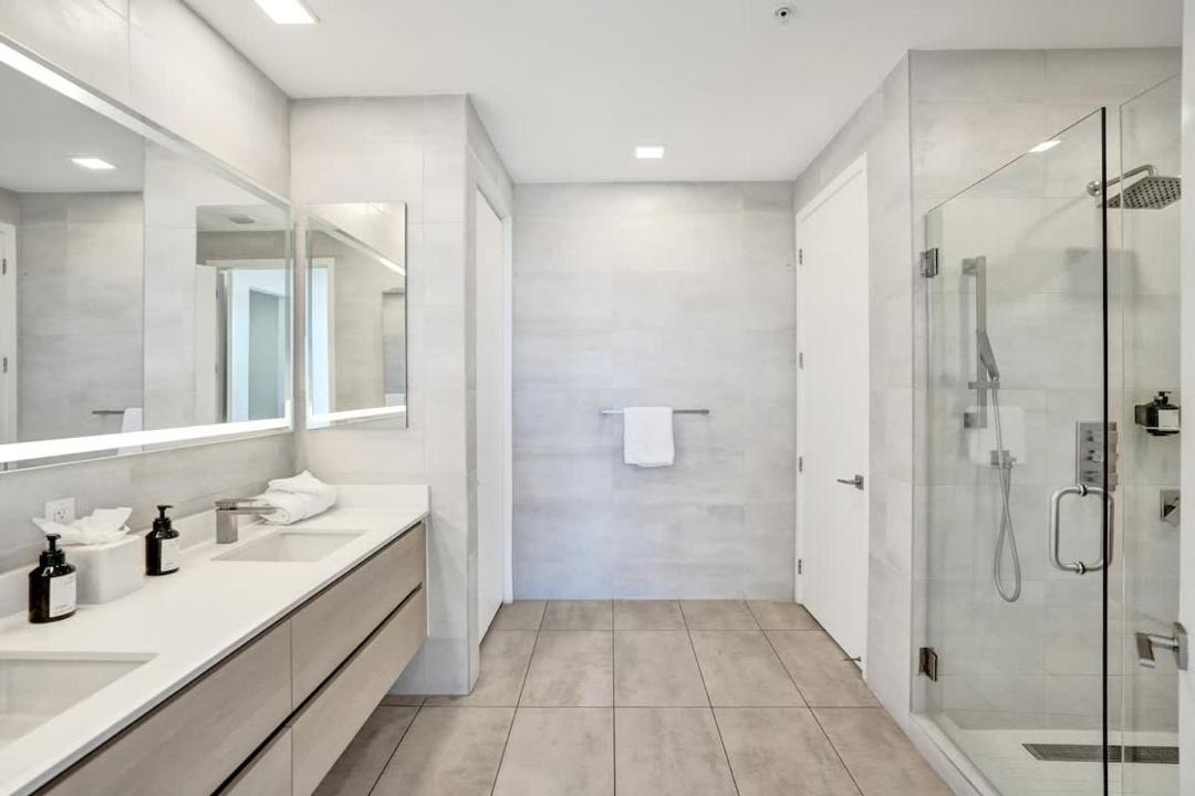 Photo of Bathroom in West Avenue