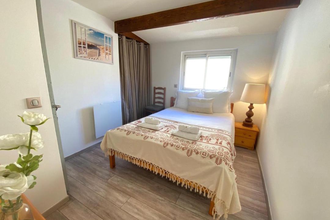 Photo of Bedroom in Sete