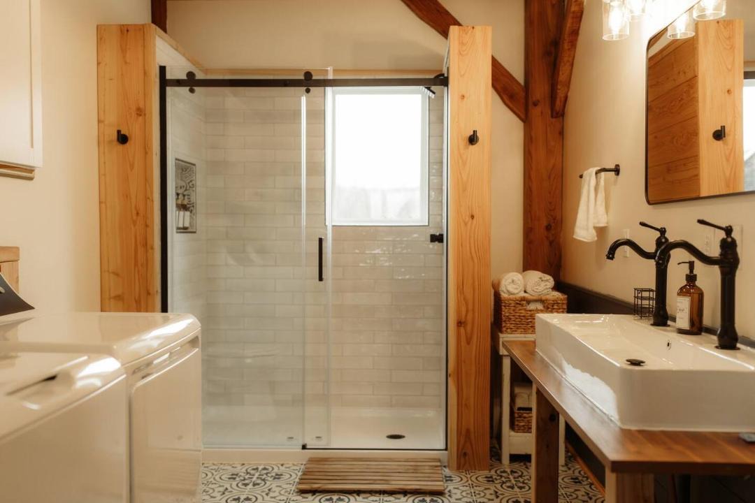Photo of Bathroom in Alfred Station