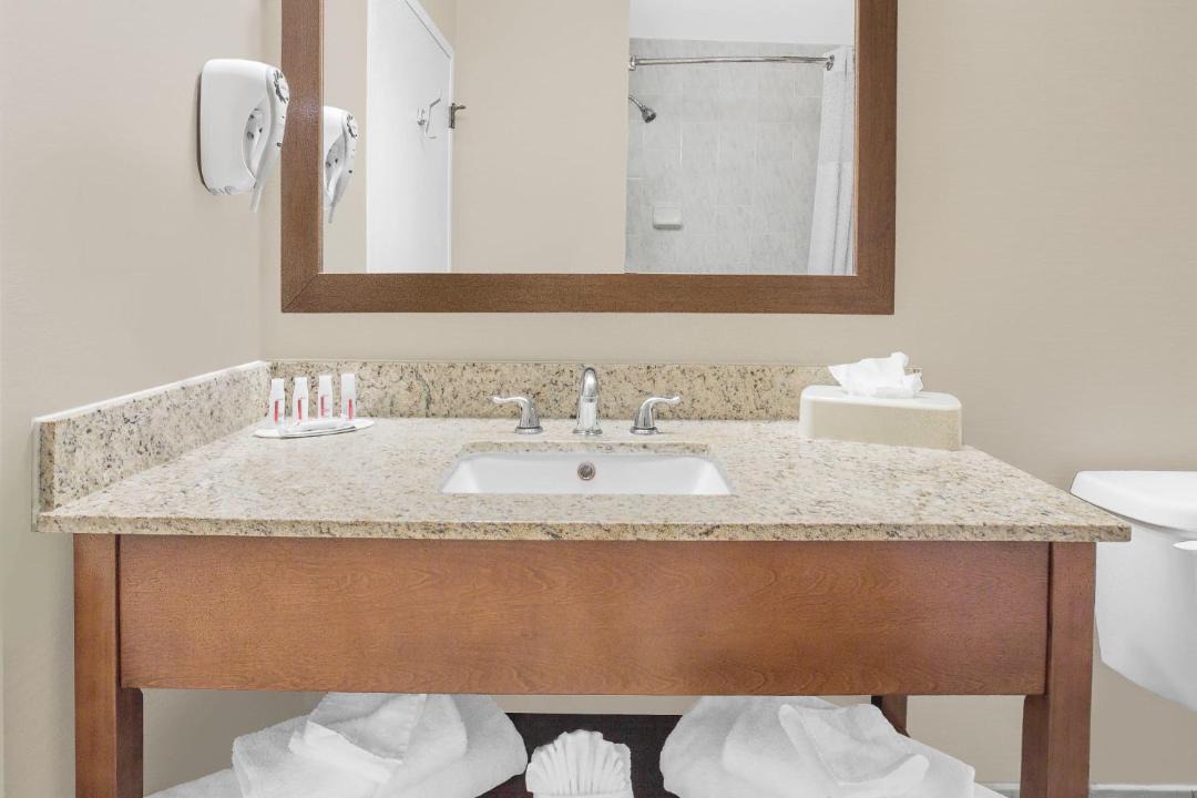 Photo of Bathroom in Dupont