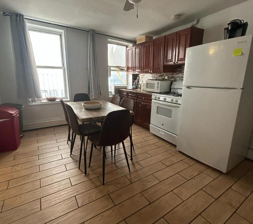Photo of Kitchen in Tudor City