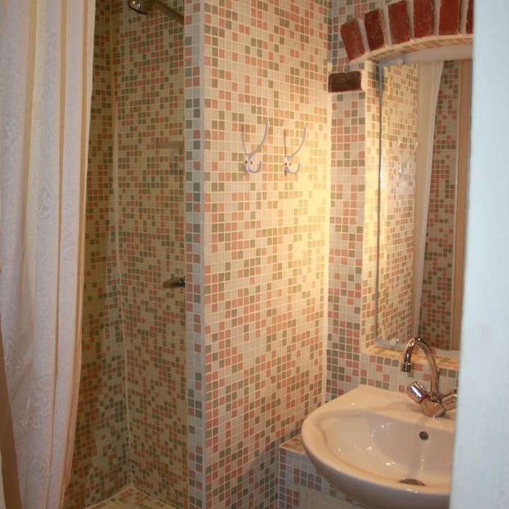 Photo of Bathroom in Courceroy