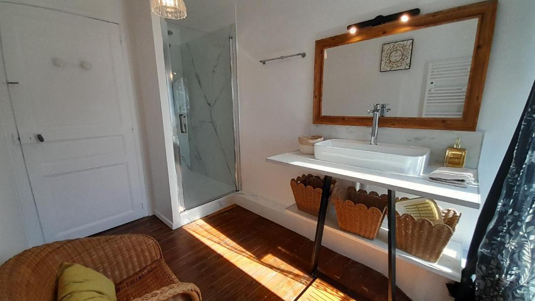 Photo of Bathroom in Liberation