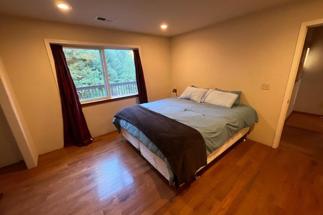 Photo of Bedroom in Myers Flat