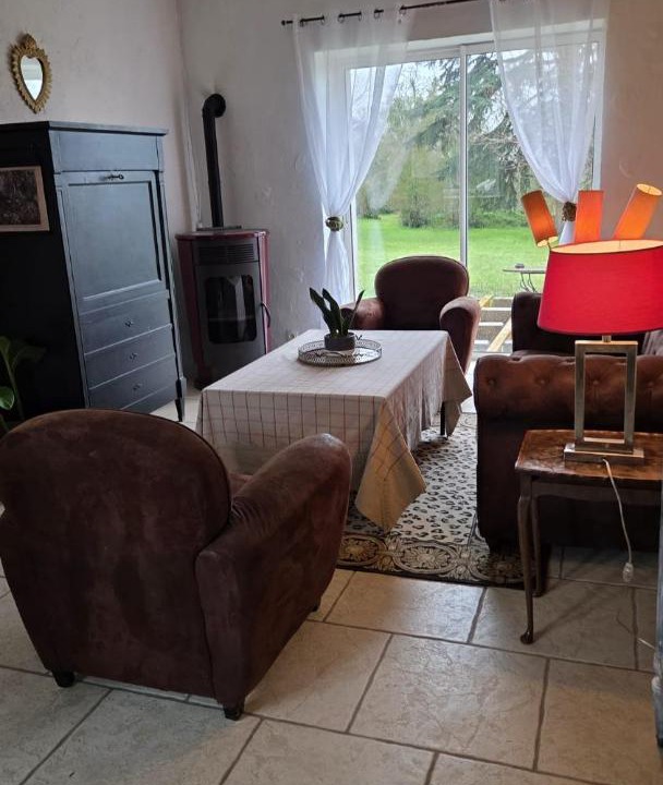 Photo of Livingroom in Brains-sur-Gee