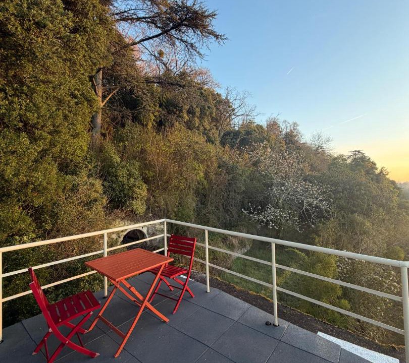 Photo of Patio Balcony in Saint-Etienne-de-Chigny
