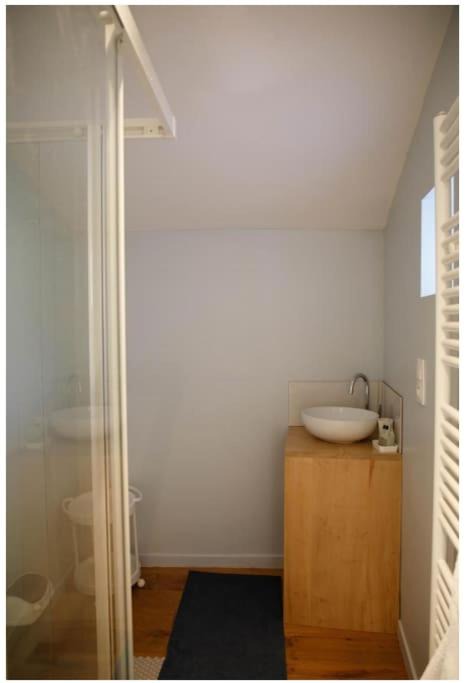 Photo of Bathroom in Menetreux-le-Pitois