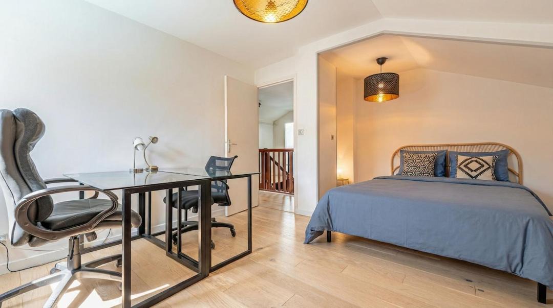 Photo of Bedroom in Meylan