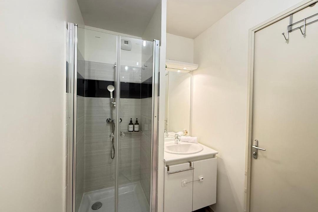 Photo of Bathroom in Vaulx-en-Velin