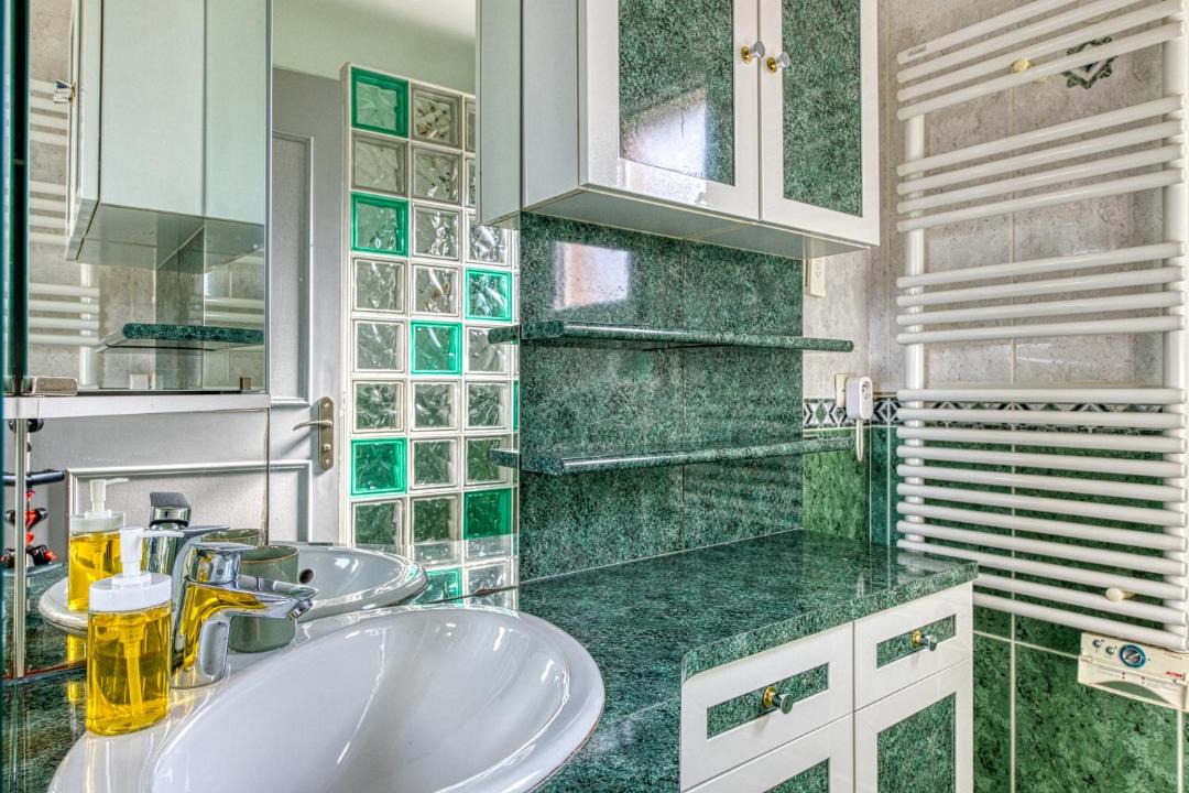 Photo of Bathroom in Mantes-la-Ville