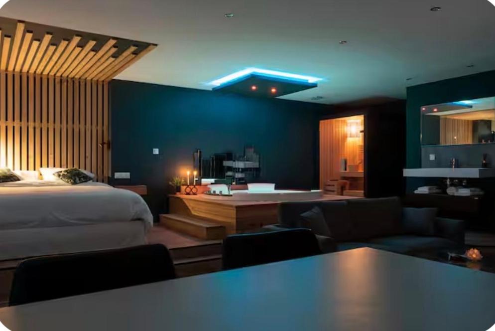 Photo of Bedroom in Lens