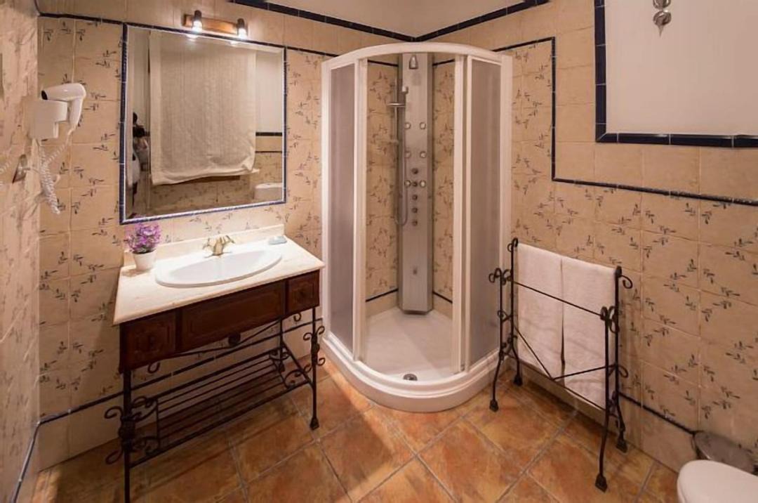 Photo of Bathroom in Pradena