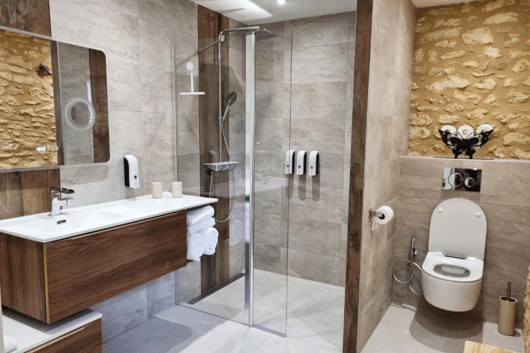 Photo of Bathroom in Blanquefort-sur-Briolance