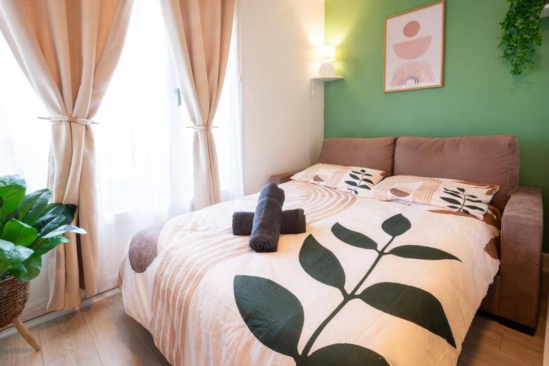 Photo of Bedroom in Evreux