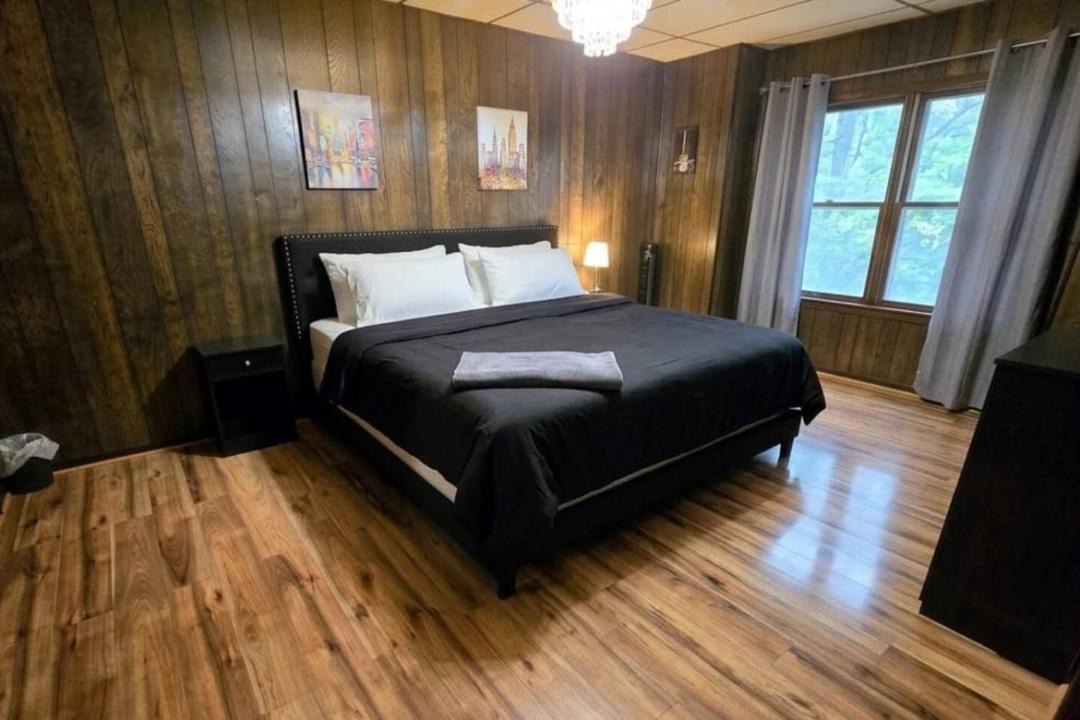 Photo of Bedroom in Buffalo