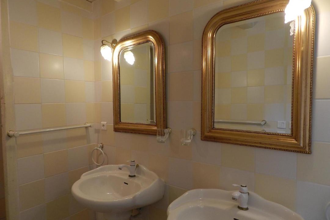 Photo of Bathroom in Saint-Laurent-de-la-Salle