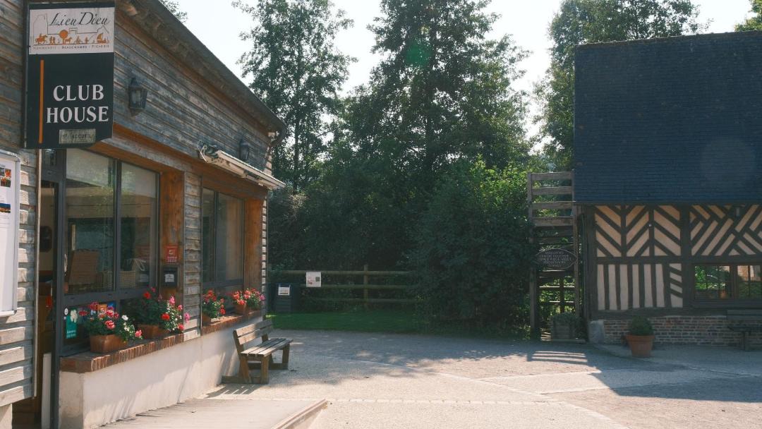 Photo of Others in Beauchamps