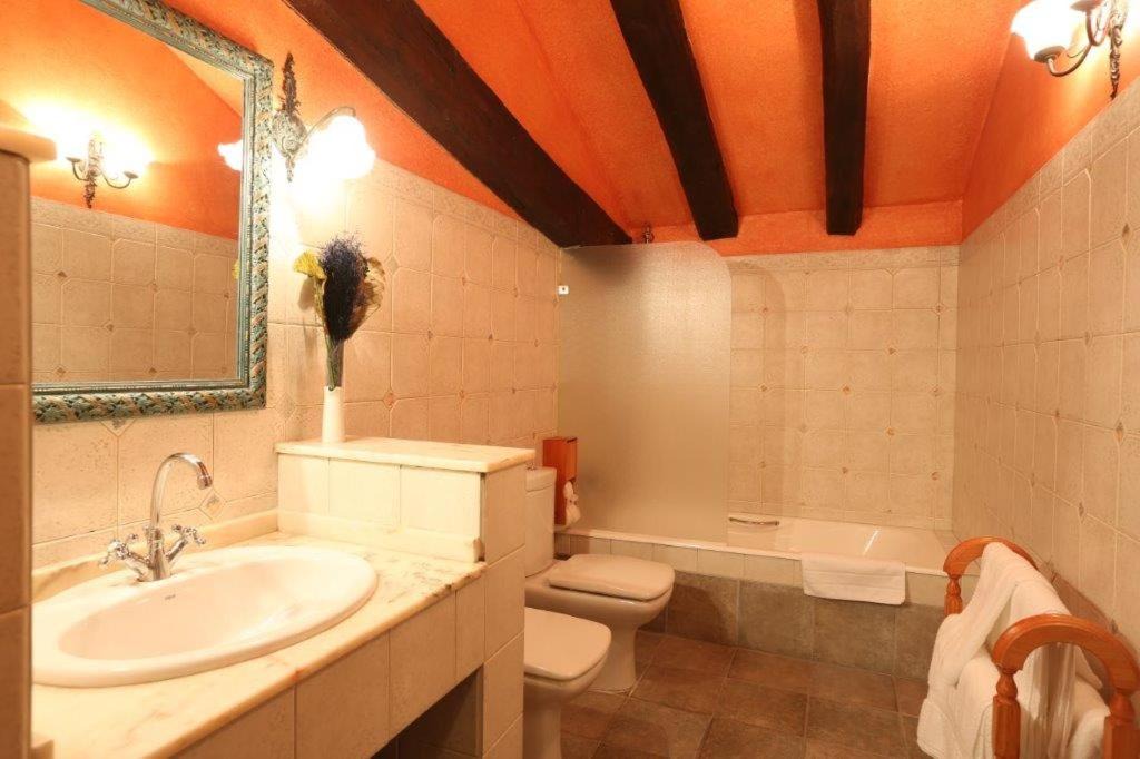 Photo of Bathroom in Almandoz