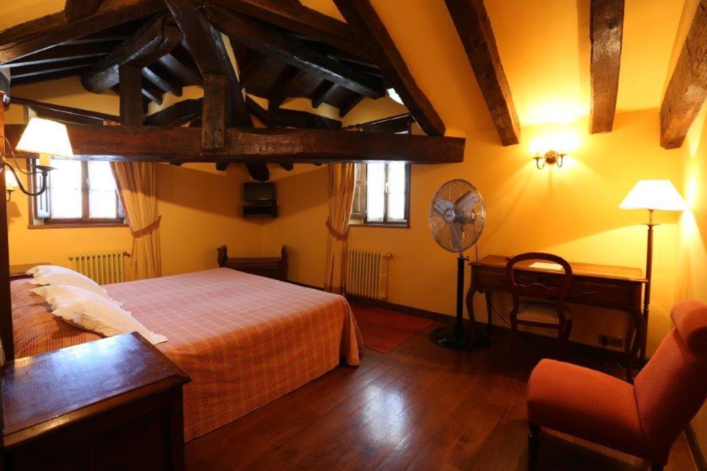 Photo of Bedroom in Almandoz