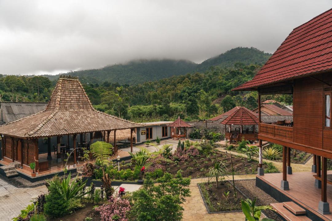 Photo of Others in Munduk
