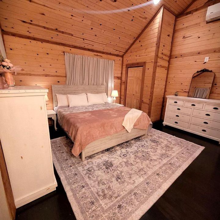 Photo of Bedroom in Davisville