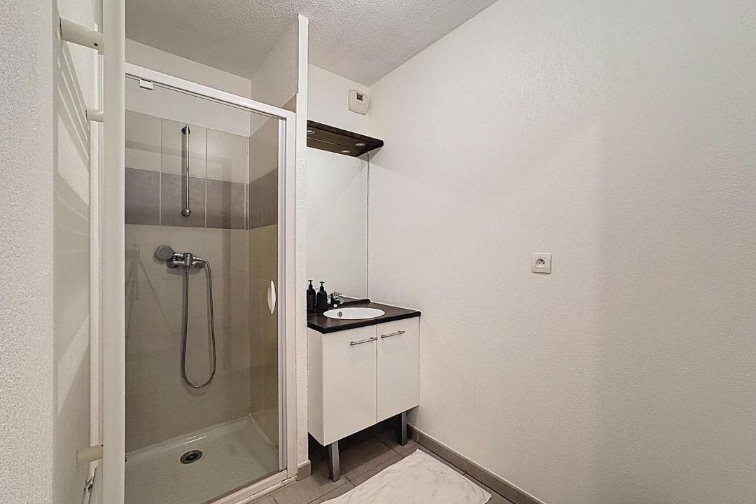 Photo of Bathroom in Aiguerelles