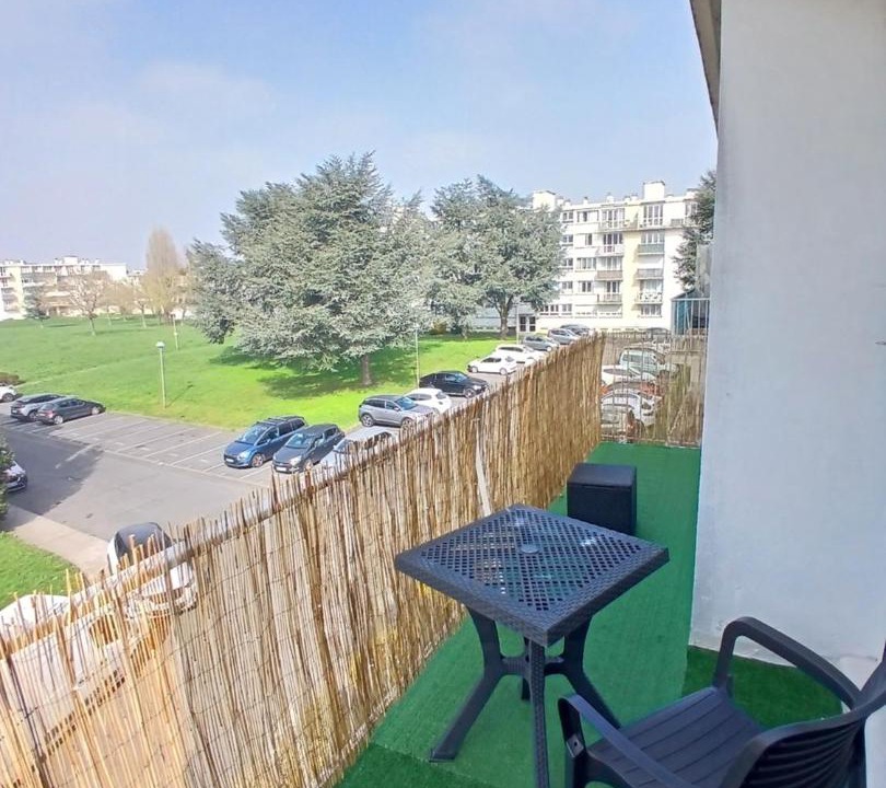 Photo of Patio Balcony in Sainte-Genevieve-des-Bois
