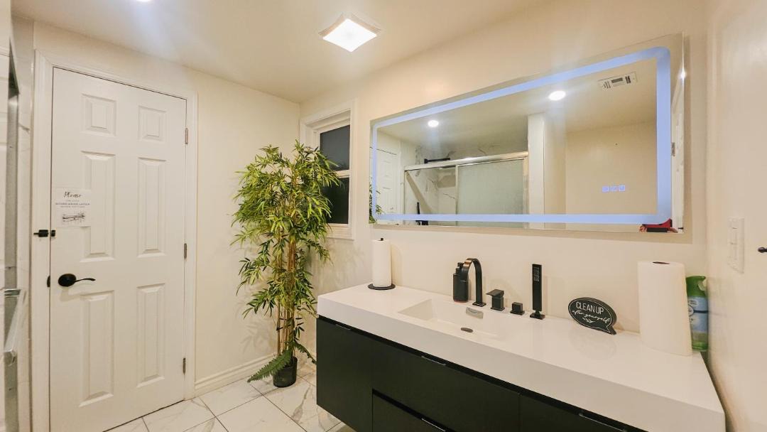 Photo of Bathroom in Northridge