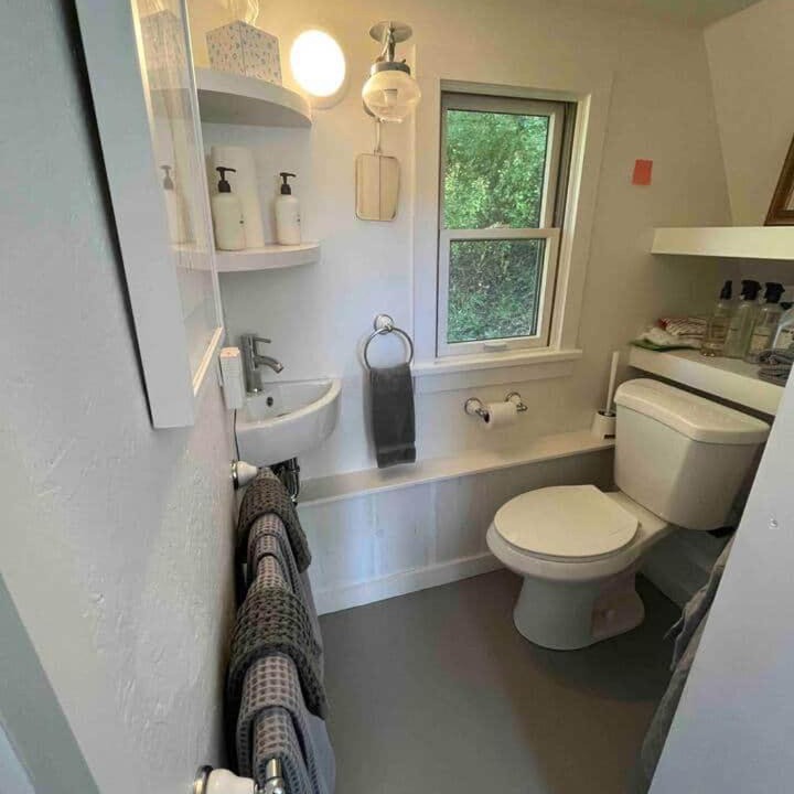 Photo of Bathroom in Hollowville