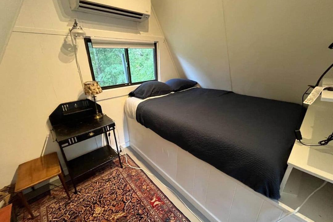 Photo of Bedroom in Hollowville