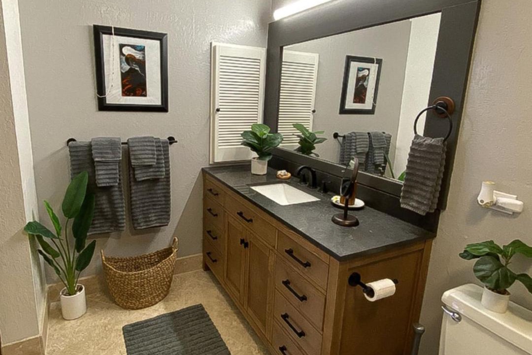 Photo of Bathroom in Punaluu
