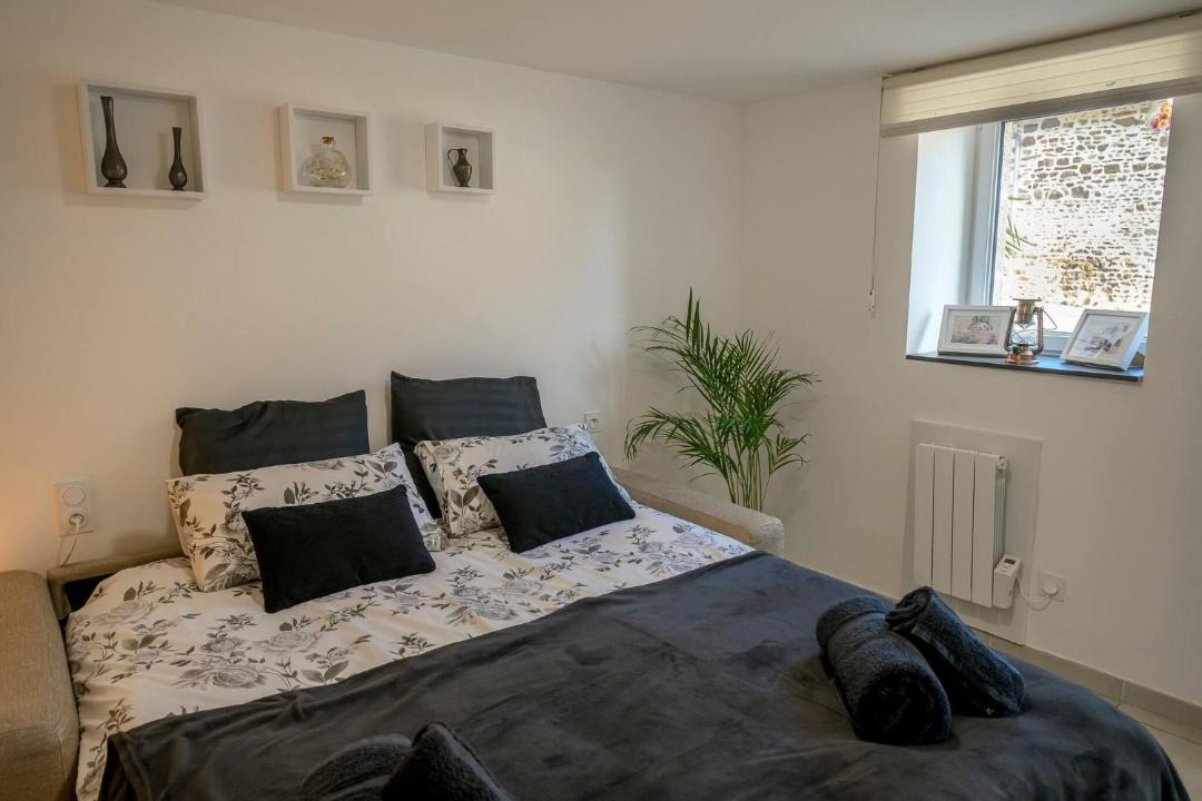 Photo of Bedroom in Montenay