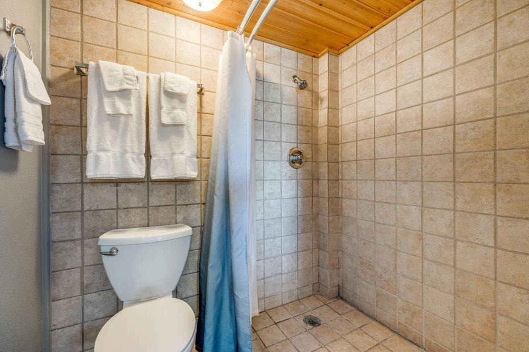 Photo of Bathroom in Pottsboro
