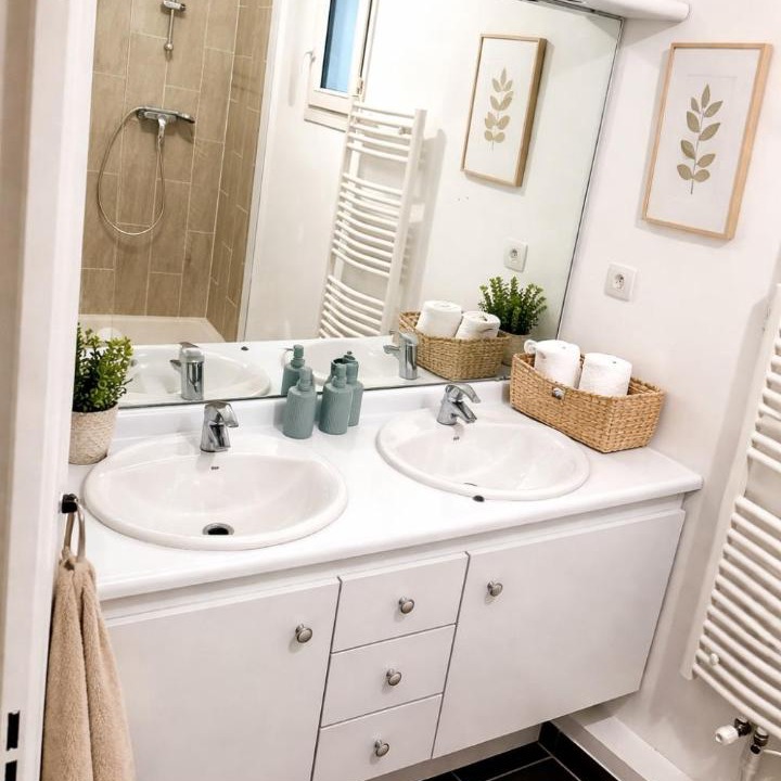 Photo of Bathroom in Magny-le-Hongre