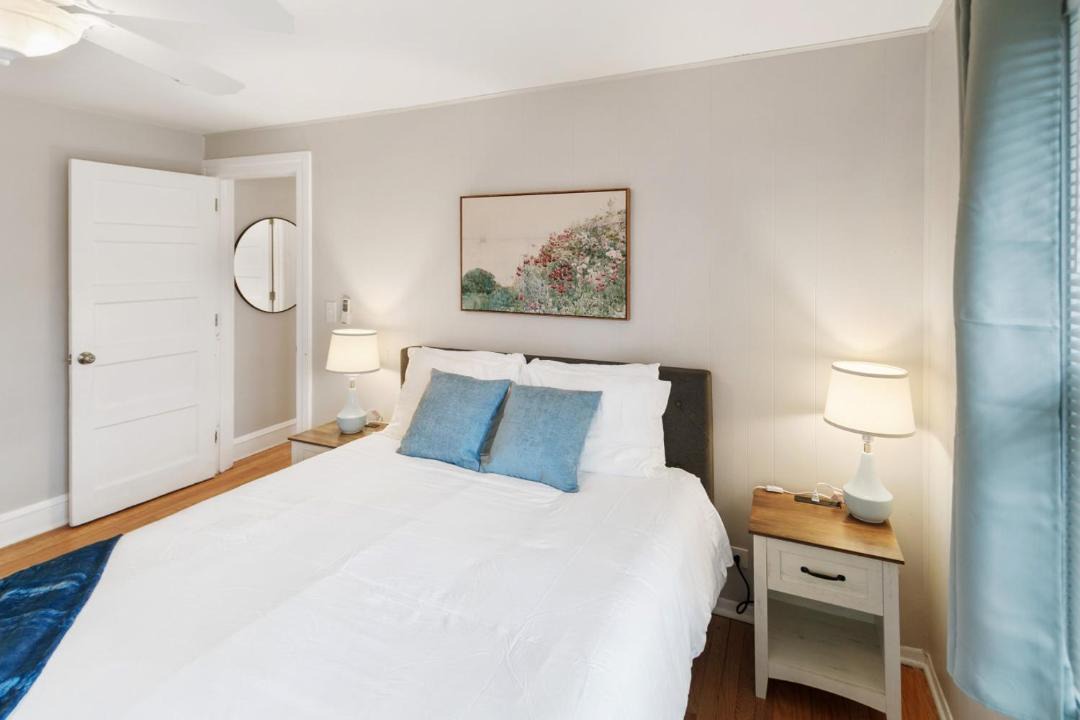 Photo of Bedroom in Highwood