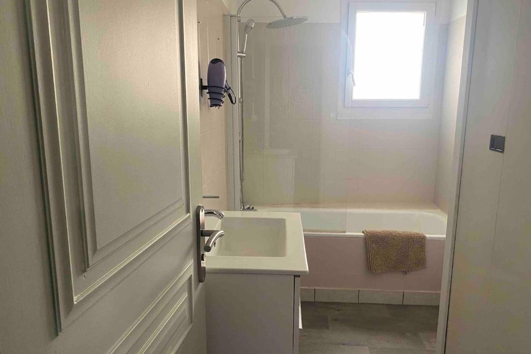 Photo of Bathroom in Cholet