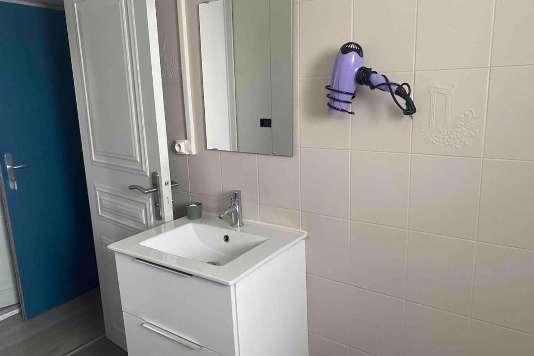 Photo of Bathroom in Cholet