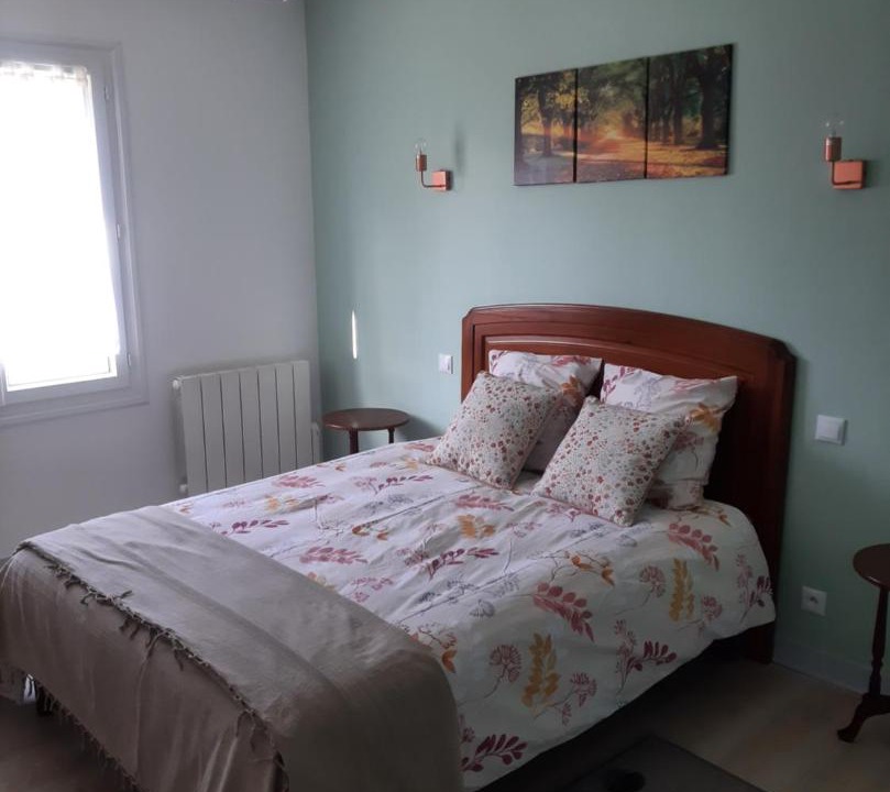 Photo of Bedroom in Neuville-de-Poitou