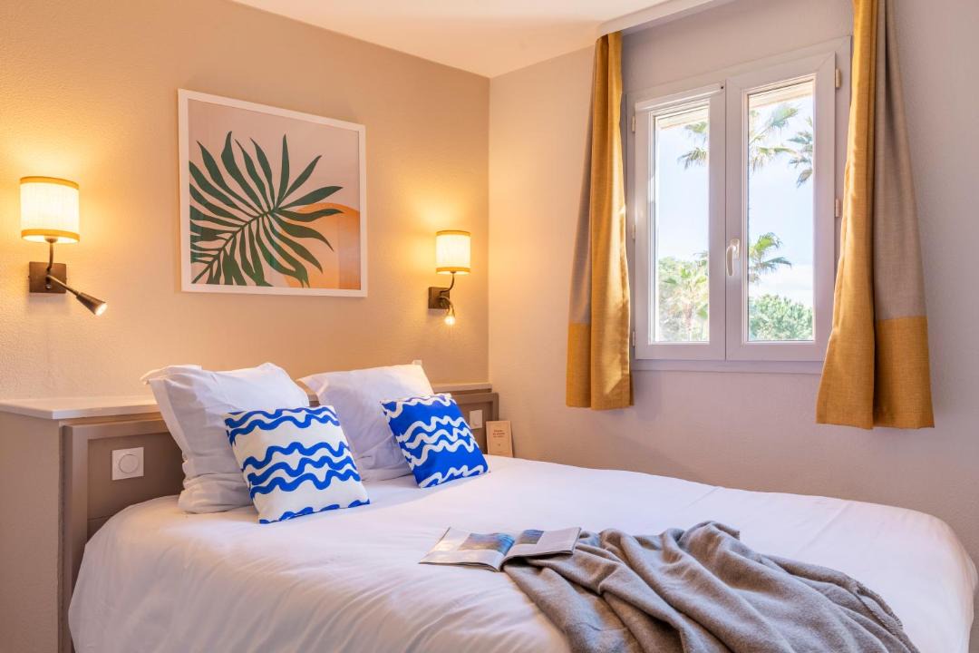 Photo of Bedroom in Giens