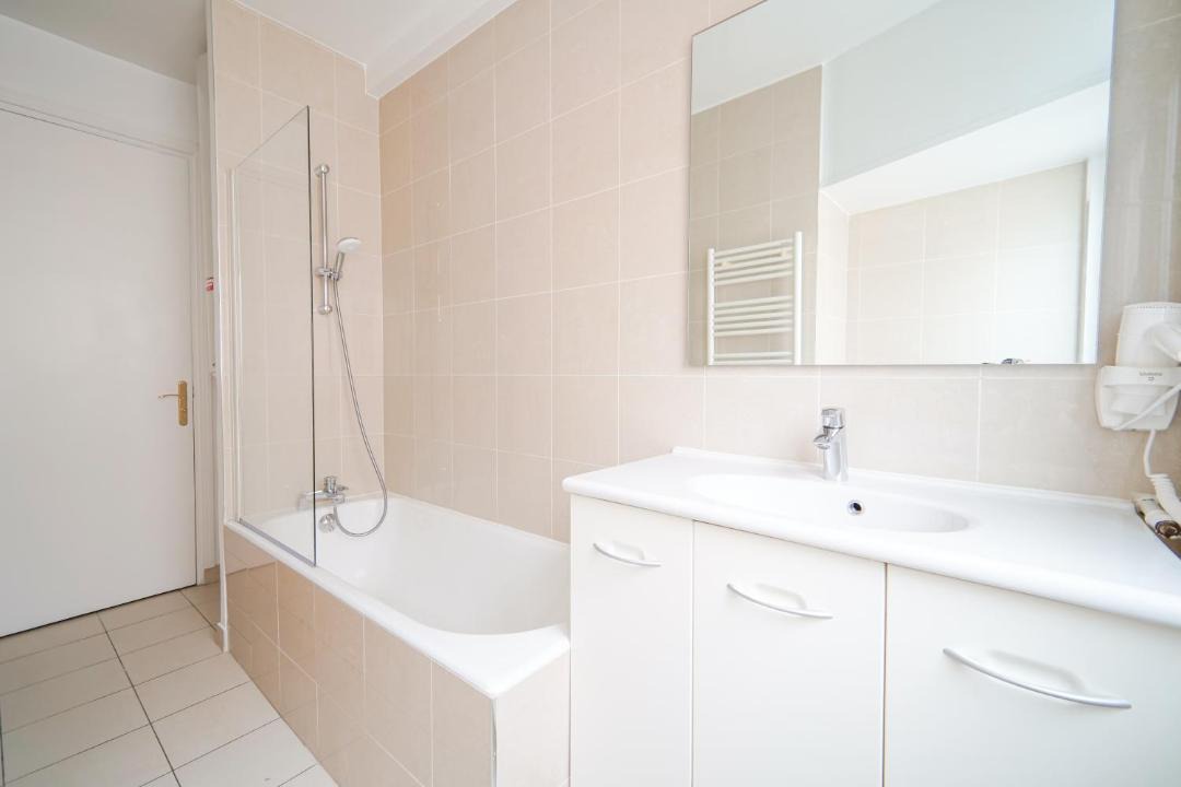 Photo of Bathroom in Neuilly-sur-Seine
