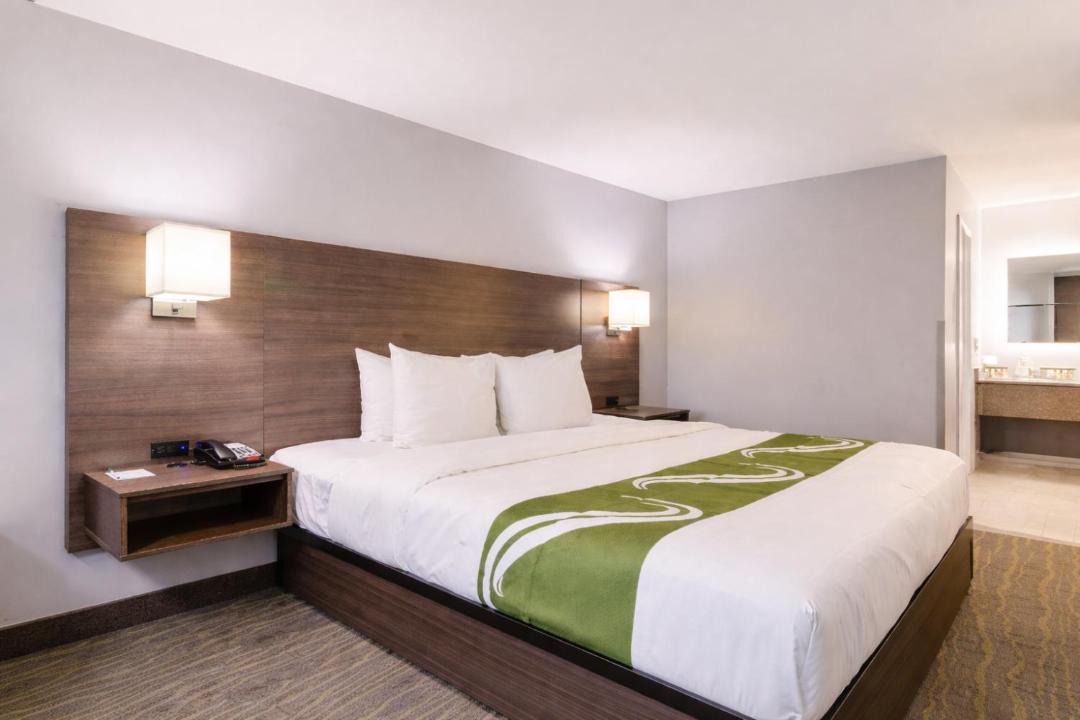 Photo of Bedroom in Kodak