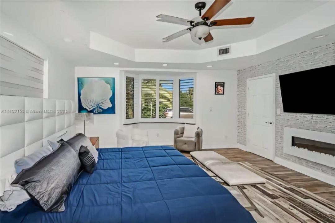 Photo of Bedroom in Ludlam