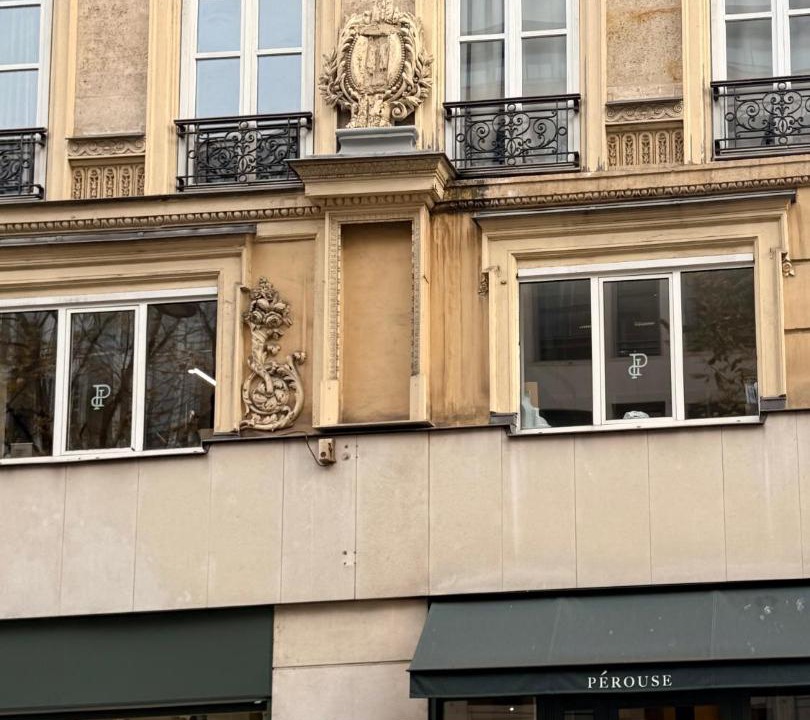 Photo of Others in Vivienne