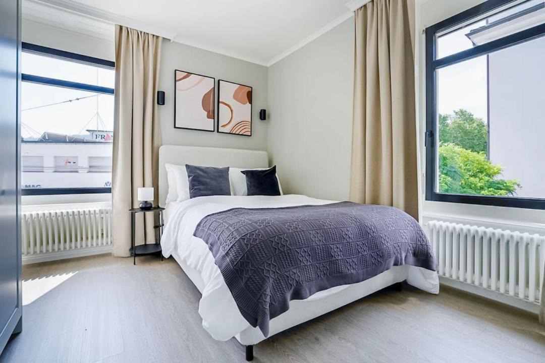 Photo of Bedroom in Hard