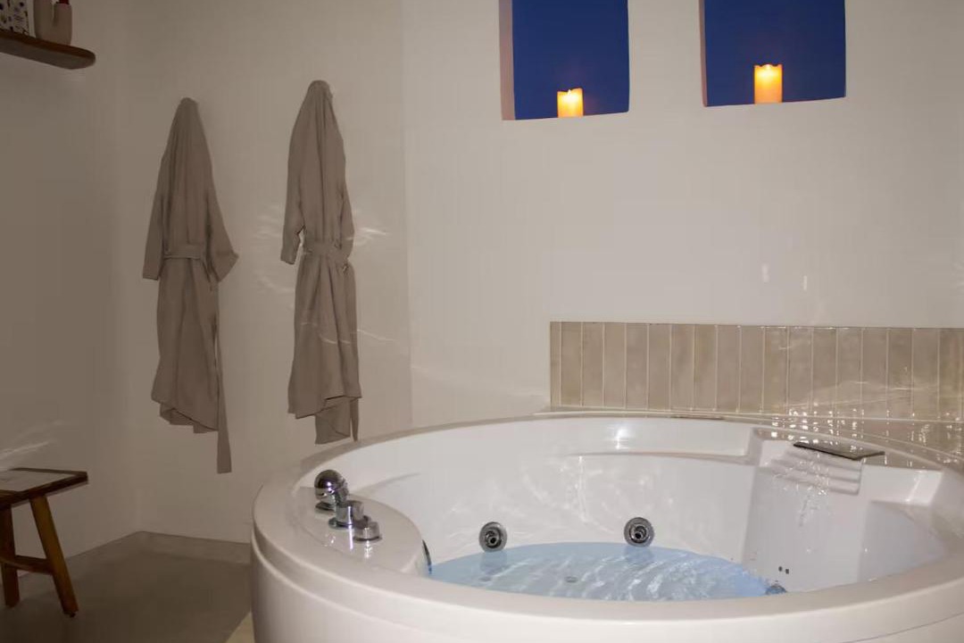 Photo of Bathroom in Saint-Georges-de-Reintembault