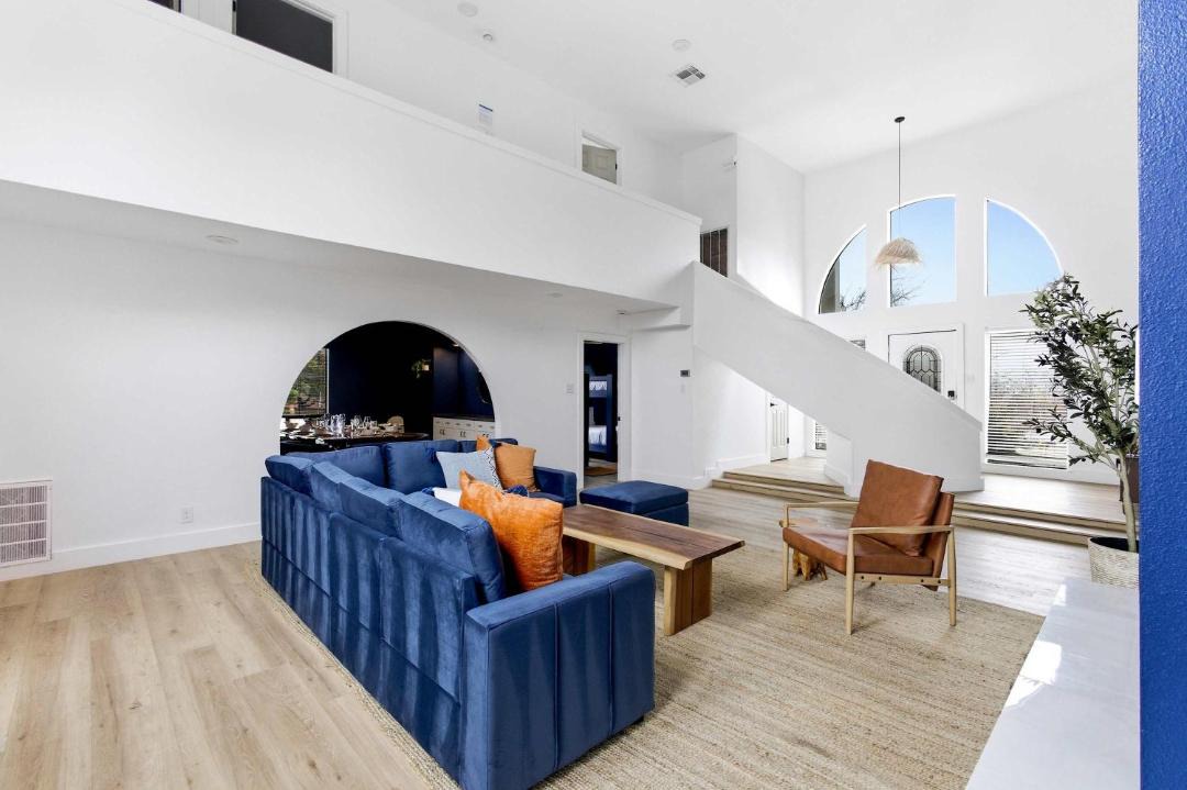 Photo of Livingroom in Medical Center District