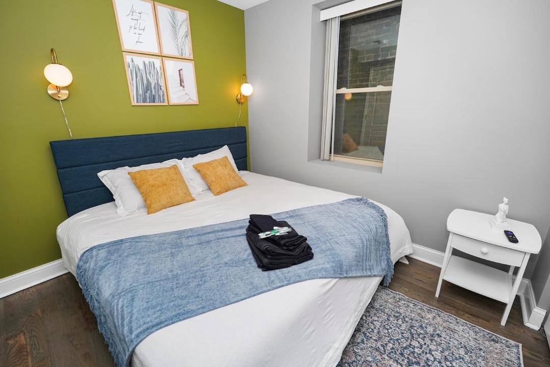 Photo of Bedroom in East Garfield Park