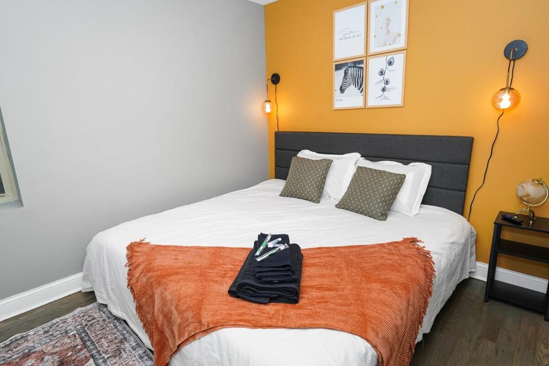 Photo of Bedroom in East Garfield Park