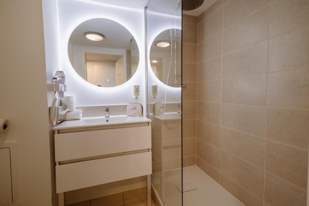 Photo of Bathroom in Saint - Martin - du - Touch